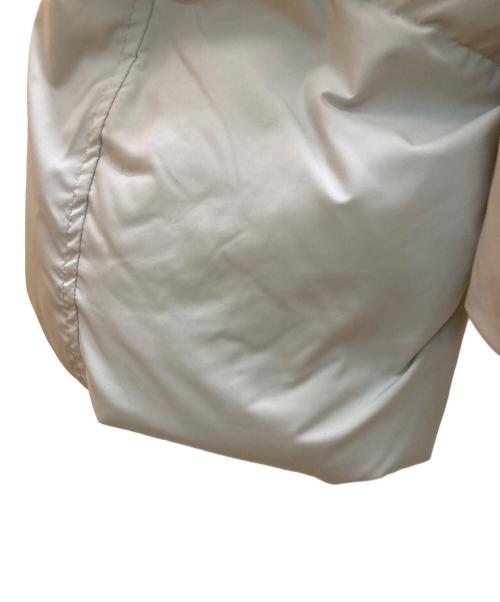 FRAY ID（フレイ アイディー）FRAY ID (フレイ アイディー) フードドロストショートダウンコート グレー 未使用品の古着・服飾アイテム