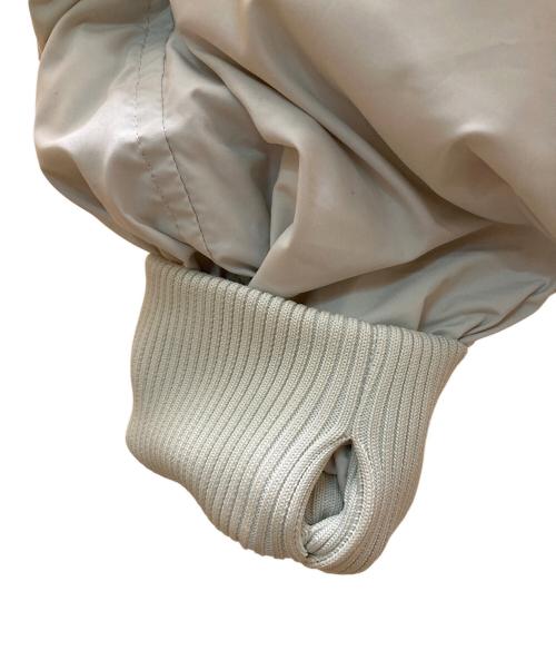 FRAY ID（フレイ アイディー）FRAY ID (フレイ アイディー) フードドロストショートダウンコート グレー 未使用品の古着・服飾アイテム