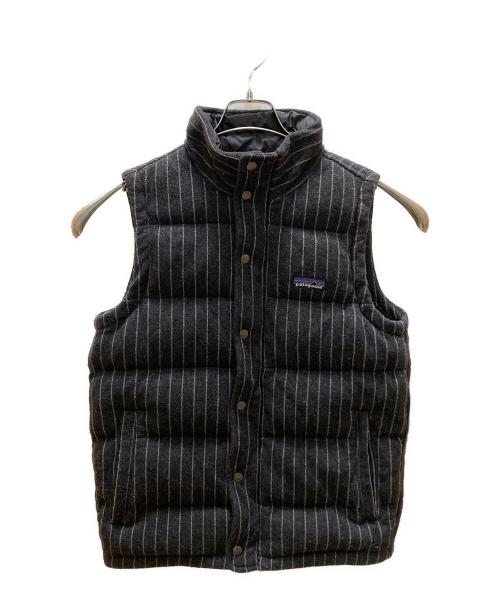 Patagonia（パタゴニア）Patagonia (パタゴニア) キルトアゲイン ストライプダウンベスト グレー サイズ:XSの古着・服飾アイテム