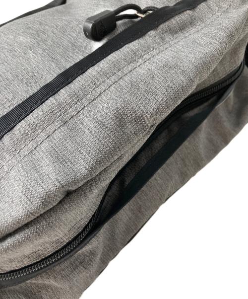 THE NORTH FACE（ザ ノース フェイス）THE NORTH FACE (ザ ノース フェイス) ウエストバッグ グレーの古着・服飾アイテム