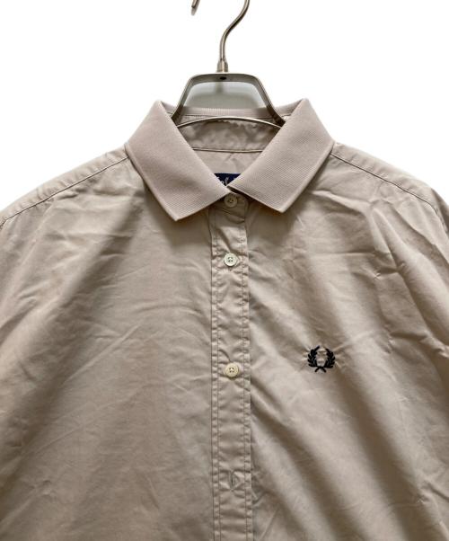 FRED PERRY（フレッドペリー）FRED PERRY (フレッドペリー) RAY BEAMS (レイ ビームス) 別注 シャツワンピース ベージュ サイズ:36の古着・服飾アイテム