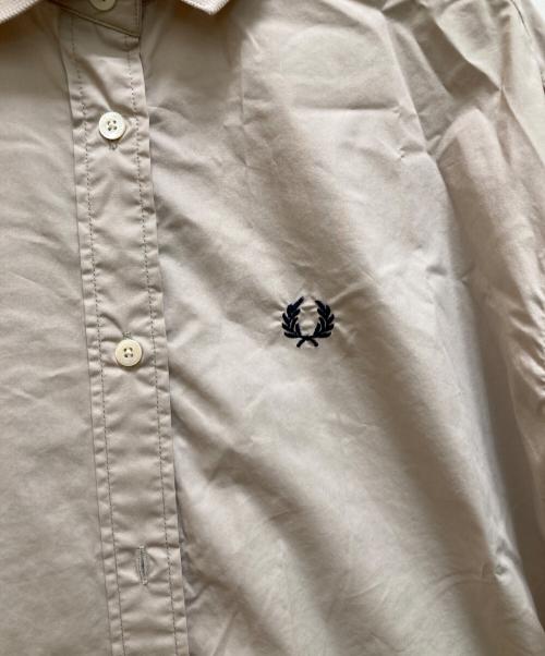 FRED PERRY（フレッドペリー）FRED PERRY (フレッドペリー) RAY BEAMS (レイ ビームス) 別注 シャツワンピース ベージュ サイズ:36の古着・服飾アイテム