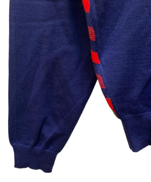 PRADA（プラダ）PRADA (プラダ) ジオメトリック Vネック セーター ネイビー×レッド サイズ:48の古着・服飾アイテム