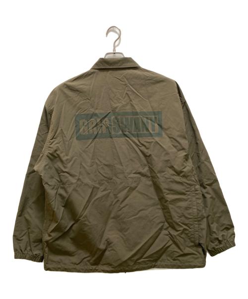 GRIP SWANY（グリップスワニー）GRIP SWANY (グリップスワニー) ロゴプリントコーチジャケット カーキ サイズ:Lの古着・服飾アイテム