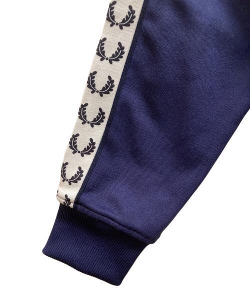 FRED PERRY（フレッドペリー）FRED PERRY (フレッドペリー) トラックジャケット レッド サイズ:XSの古着・服飾アイテム