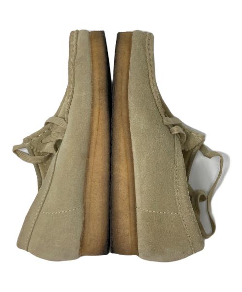 CLARKS（クラークス）CLARKS (クラークス) ワラビー スウェードシューズ ベージュ サイズ:24.5の古着・服飾アイテム