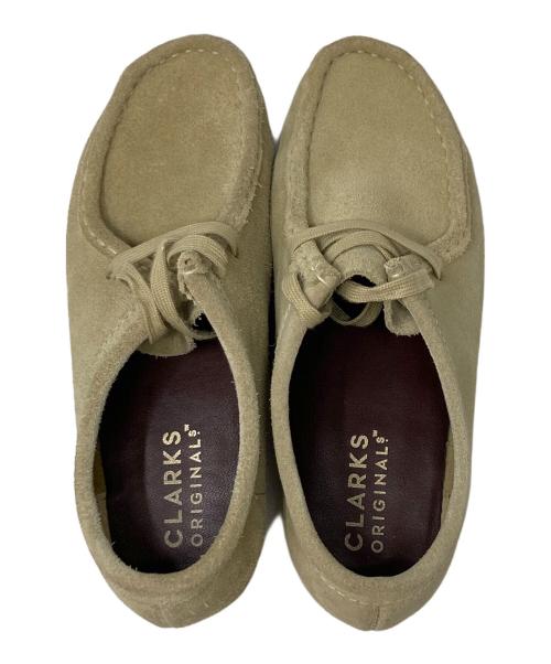CLARKS（クラークス）CLARKS (クラークス) ワラビー スウェードシューズ ベージュ サイズ:24.5の古着・服飾アイテム
