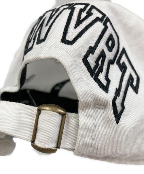 New Era（ニューエラ）New Era (ニューエラ) thisisneverthat (ディスイズネバーザット) キャップ ホワイトの古着・服飾アイテム