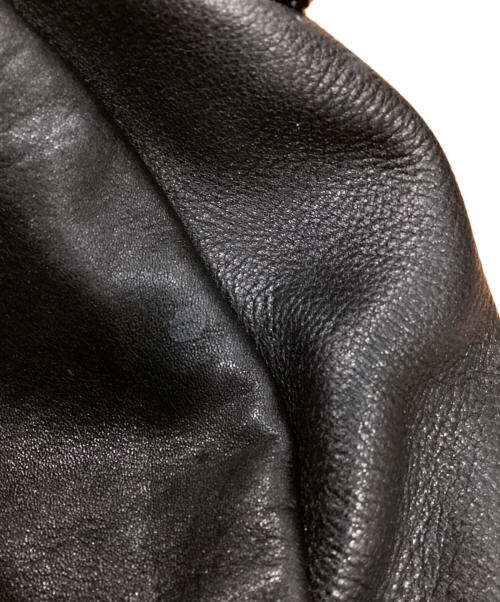 TAZUNE（タズネ）TAZUNE (タズネ) 裏地レオパード ラウンドジップバックパック ブラックの古着・服飾アイテム