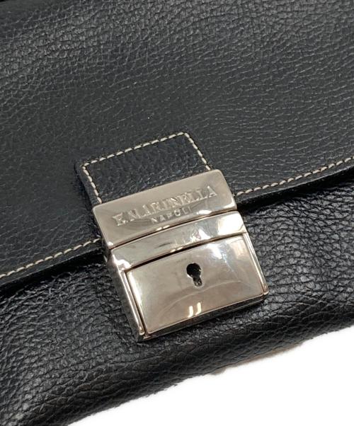 E.MARINELLA（マリネッラ）E.MARINELLA (マリネッラ) ソットブラッチョ レザーブリーフケース ネイビーの古着・服飾アイテム