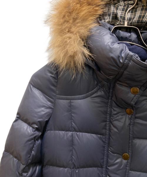 BLUE LABEL BURBERRY（バーバリー ブルー レーベル）BLUE LABEL BURBERRY (バーバリー ブルー レーベル) タヌキファーダウンコート ネイビー サイズ:38の古着・服飾アイテム