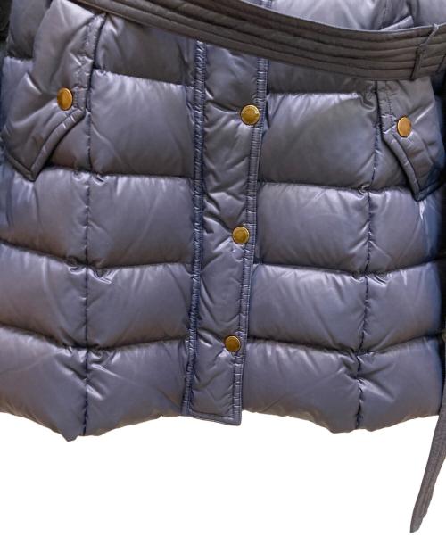 BLUE LABEL BURBERRY（バーバリー ブルー レーベル）BLUE LABEL BURBERRY (バーバリー ブルー レーベル) タヌキファーダウンコート ネイビー サイズ:38の古着・服飾アイテム
