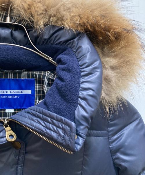 BLUE LABEL BURBERRY（バーバリー ブルー レーベル）BLUE LABEL BURBERRY (バーバリー ブルー レーベル) タヌキファーダウンコート ネイビー サイズ:38の古着・服飾アイテム
