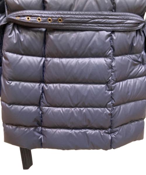 BLUE LABEL BURBERRY（バーバリー ブルー レーベル）BLUE LABEL BURBERRY (バーバリー ブルー レーベル) タヌキファーダウンコート ネイビー サイズ:38の古着・服飾アイテム