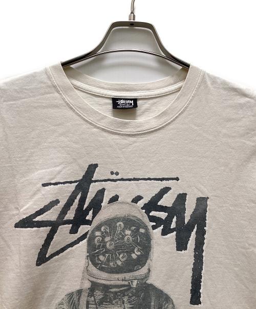 stussy（ステューシー）stussy (ステューシー) SPACEMAN 8ボールロゴTシャツ ホワイト サイズ:Lの古着・服飾アイテム