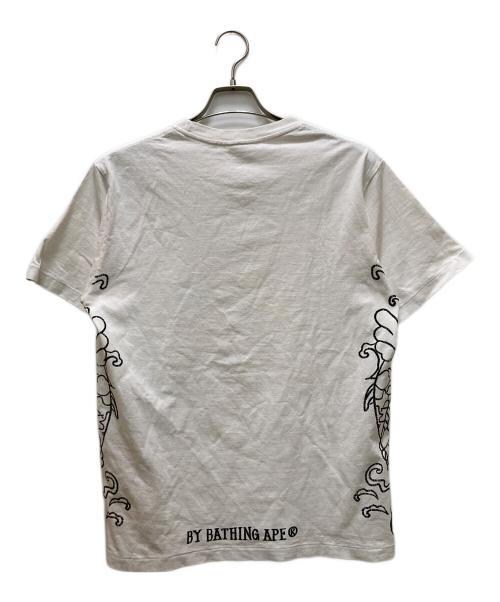 A BATHING APE（ア ベイシング エイプ）A BATHING APE (ア ベイシング エイプ) SOUVENIR KOI FISH TEE ホワイト サイズ:Mの古着・服飾アイテム