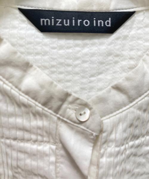 mizuiro-ind（ミズイロインド）mizuiro-ind (ミズイロインド) スタンドカラーピンタックシャツ ホワイト サイズ:不明の古着・服飾アイテム