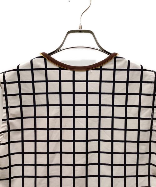 ISSEY MIYAKE（イッセイミヤケ）ISSEY MIYAKE (イッセイミヤケ) ウインドウチェック切替ノースリーブ ブラック×ホワイト サイズ:2の古着・服飾アイテム