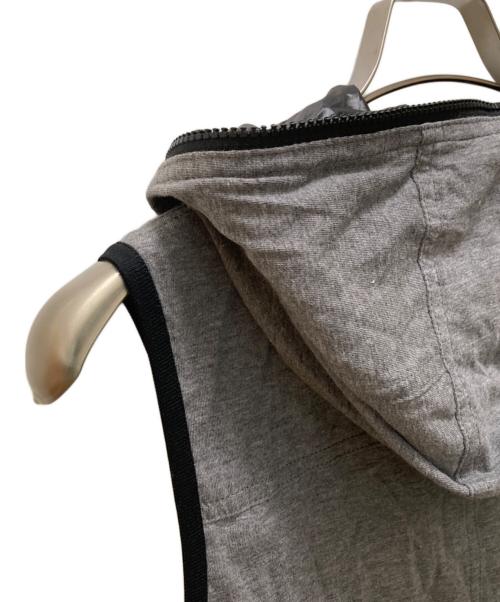 BURBERRY BLACK LABEL（バーバリーブラックレーベル）BURBERRY BLACK LABEL (バーバリーブラックレーベル) リバーシブルナイロンベスト グレー サイズ:Lの古着・服飾アイテム