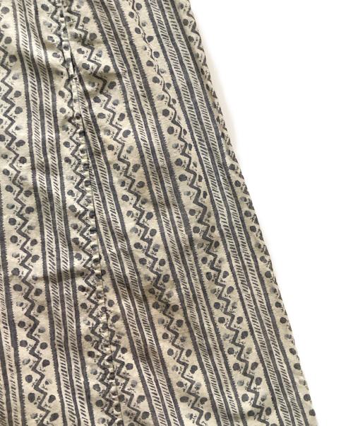 45rpm（45アールピーエム）45rpm (45アールピーエム) インディゴ抜染めワンピース グレー×ベージュの古着・服飾アイテム