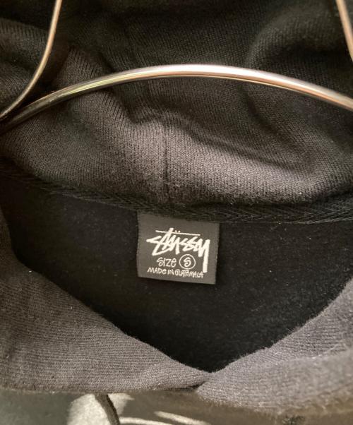 stussy（ステューシー）stussy (ステューシー) ストックロゴプルオーバーパーカー ブラック サイズ:Sの古着・服飾アイテム