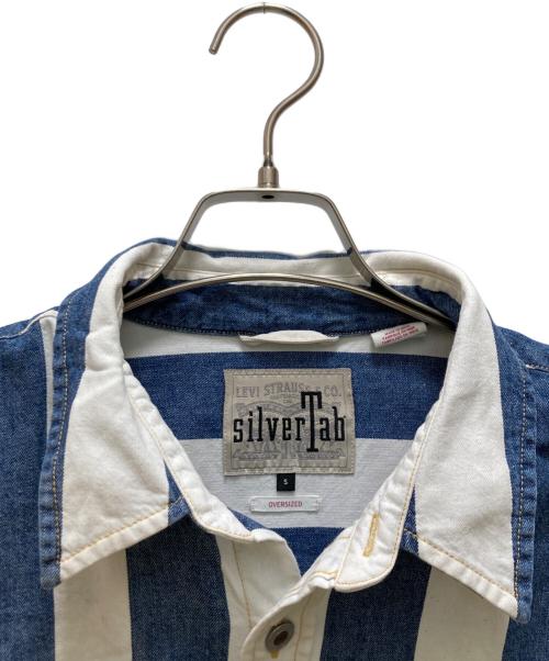 Levi's SILVER TAB（リーバイス シルバータブ）LEVI'S SILVER TAB (リーバイス シルバータブ) オーバーサイズ ストライプシャツ ホワイト×ブルー サイズ:Sの古着・服飾アイテム