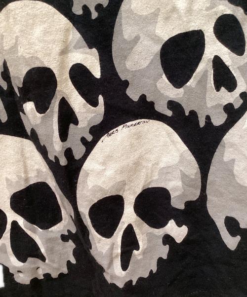 LIQUID BLUE（リキッドブルー）LIQUID BLUE (リキッドブルー) スカルデザインTシャツ ブラック×ホワイト サイズ:不明の古着・服飾アイテム