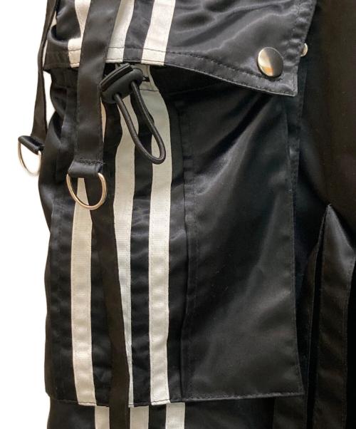 GS THE ULTIMATE EXPERIENCE（ジーエス ジ アルティメイト エクスペリエンス）GS THE ULTIMATE EXPERIENCE (ジーエス ジ アルティメイト エクスペリエンス) テクニカルカーゴパンツ スリーストライプ ブラック×ホワイト サイズ:Mの古着・服飾アイテム