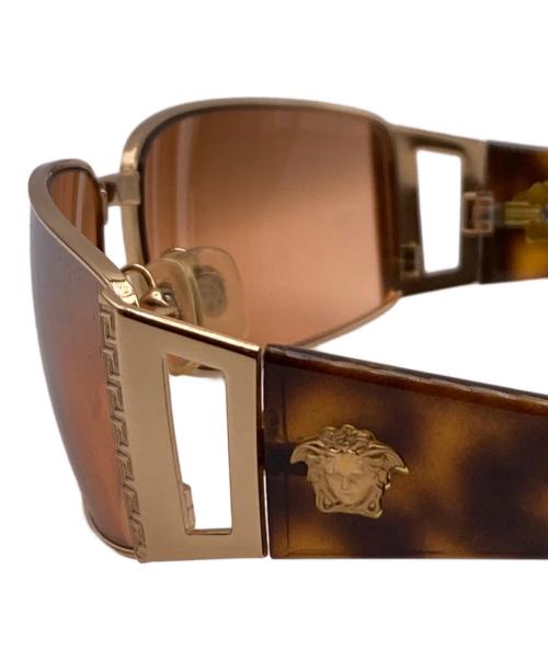 VERSACE（ヴェルサーチェ）VERSACE (ヴェルサーチェ) メデューササングラス ブラウン サイズ:SIZE 60□15 130の古着・服飾アイテム