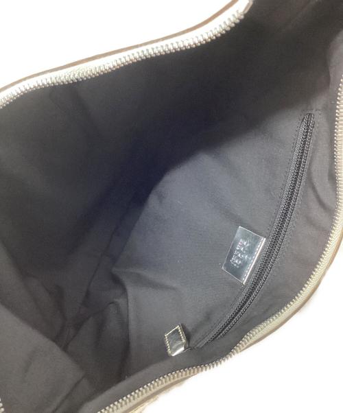 GUCCI（グッチ）GUCCI (グッチ) GGキャンバスショルダーバッグ シルバーの古着・服飾アイテム