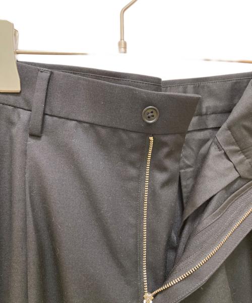 MONKEY TIME（モンキータイム）MONKEY TIME (モンキータイム) TWツイル 2P ワイド ストレート スラックス ブラック サイズ:Mの古着・服飾アイテム