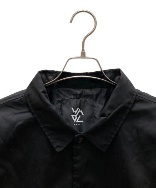 WHITE MOUNTAINEERING（ホワイトマウンテ二アニング）WHITE MOUNTAINEERING (ホワイトマウンテ二アニング) コーチジャケット ブラック サイズ:3の古着・服飾アイテム