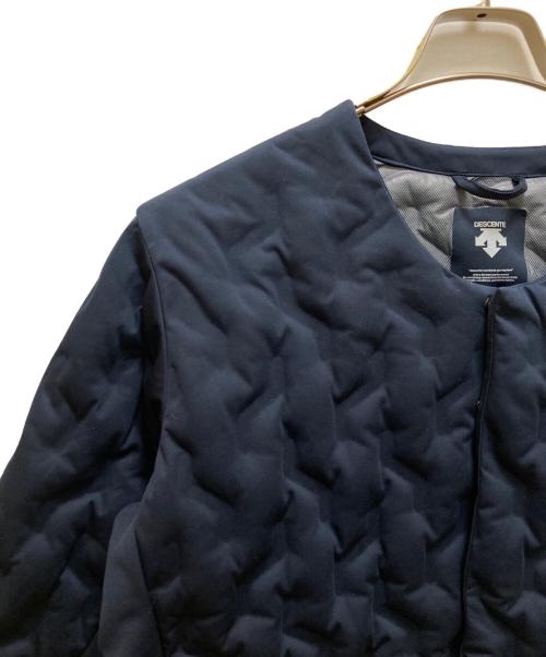 DESCENTE（デサント）DESCENTE (デサント) ノーカラーダウジャケット ネイビー サイズ:mの古着・服飾アイテム