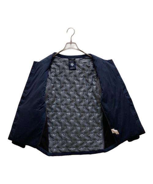 DESCENTE（デサント）DESCENTE (デサント) ノーカラーダウジャケット ネイビー サイズ:mの古着・服飾アイテム