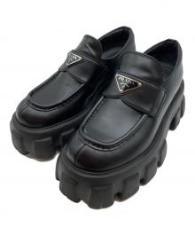 PRADA（プラダ）の古着「ブラッシュドレザー モノリス ローファー」｜ブラック