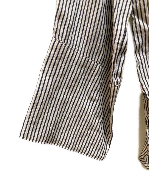 Spick and Span（スピック＆スパン）Spick and Span (スピック＆スパン) フリルカラーストライプシャツ ホワイト×ネイビー サイズ:表記無しの古着・服飾アイテム