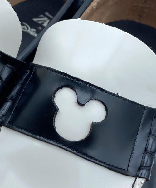 ZARA（ザラ）ZARA (ザラ) Disney (ディズニー) Harry Lambert (ハリー・ランバート) コラボコインローファー ブラック×ホワイト サイズ:45の古着・服飾アイテム