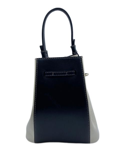 FURLA（フルラ）FURLA (フルラ) ミアステラ ミニバケット ブラック×ホワイトの古着・服飾アイテム