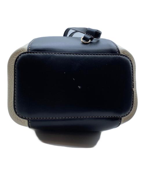 FURLA（フルラ）FURLA (フルラ) ミアステラ ミニバケット ブラック×ホワイトの古着・服飾アイテム