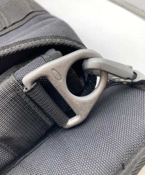 OAKLEY（オークリー）OAKLEY (オークリー) 多機能ショルダーバッグ ブラックの古着・服飾アイテム
