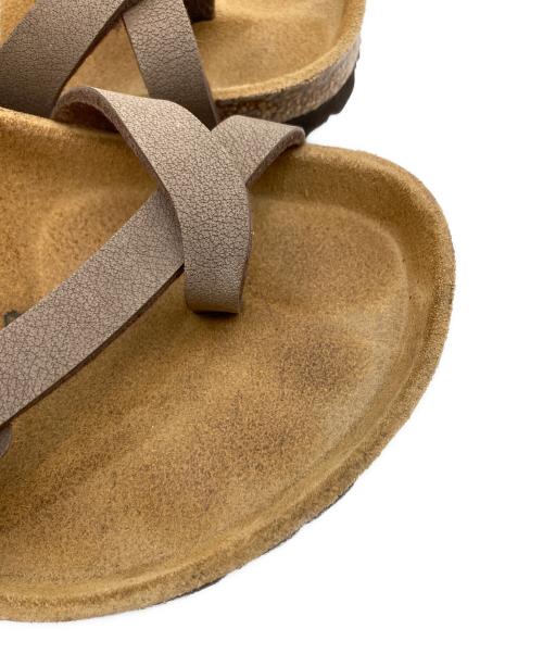 BIRKENSTOCK（ビルケンシュトック）BIRKENSTOCK (ビルケンシュトック) YARA アンクルストラップサンダル ベージュ サイズ:24の古着・服飾アイテム