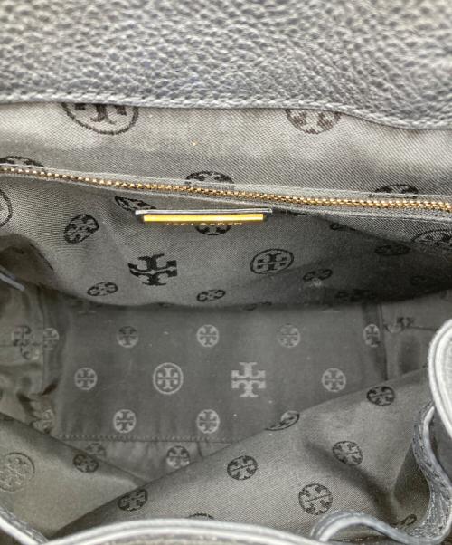 TORY BURCH（トリーバーチ）TORY BURCH (トリーバーチ) レザーロゴリュックサック ブラックの古着・服飾アイテム