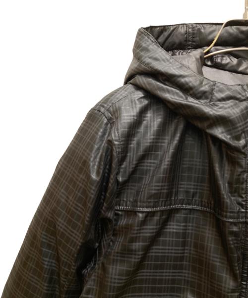 BURBERRY BLACK LABEL（バーバリーブラックレーベル）BURBERRY BLACK LABEL (バーバリーブラックレーベル) リバーシブルフーデッドチェックダウンジャケット ブラック サイズ:Lの古着・服飾アイテム