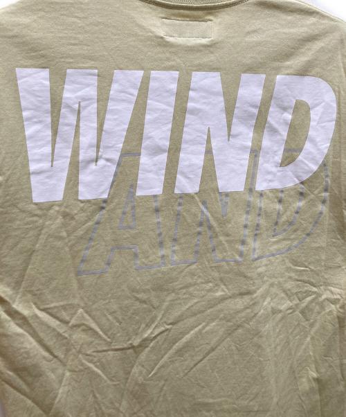 WIND AND SEA（ウィンダンシー）WIND AND SEA (ウィンダンシー) ロゴプリントTシャツ ベージュ サイズ:Mの古着・服飾アイテム