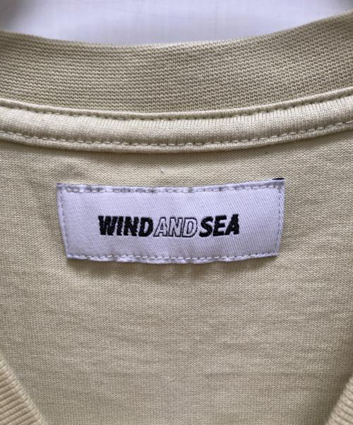 WIND AND SEA（ウィンダンシー）WIND AND SEA (ウィンダンシー) ロゴプリントTシャツ ベージュ サイズ:Mの古着・服飾アイテム