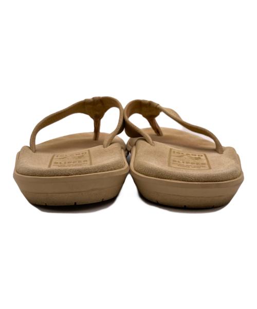 ISLAND SLIPPER（アイランドスリッパ）ISLAND SLIPPER (アイランドスリッパ) スウェードトングサンダル ベージュ サイズ:7の古着・服飾アイテム