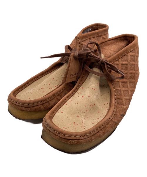 CLARKS（クラークス）CLARKS (クラークス) SWEET CHICK (スウィートチック) コラボワラビーブーツ ブラウン サイズ: 9 1/2の古着・服飾アイテム