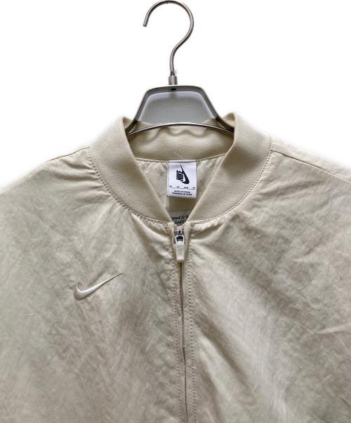 NIKE（ナイキ）NIKE (ナイキ) FEAR OF GOD (フィア・オブ・ゴッド) コラボバスケットボールジャケット アイボリー サイズ:XSの古着・服飾アイテム