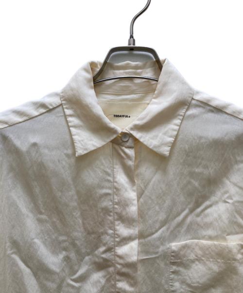 TODAYFUL（トゥデイフル）TODAYFUL (トゥデイフル) シルキーポケットシャツ ベージュ サイズ:Fの古着・服飾アイテム