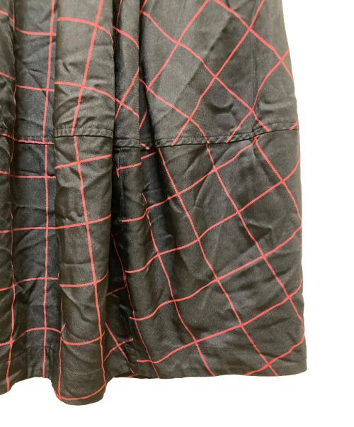 BLACK COMME des GARCONS（ブラックコムデギャルソン）BLACK COMME des GARCONS (ブラックコムデギャルソン) エステルチェックスカート ブラック×レッド サイズ:XSの古着・服飾アイテム